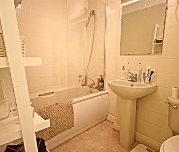 1 bedroom flat to rent - Photo 6