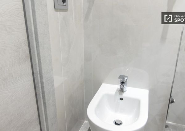 Mieszkanie na wynajem - 93 m² - 3 pokoje Roma Lacjum