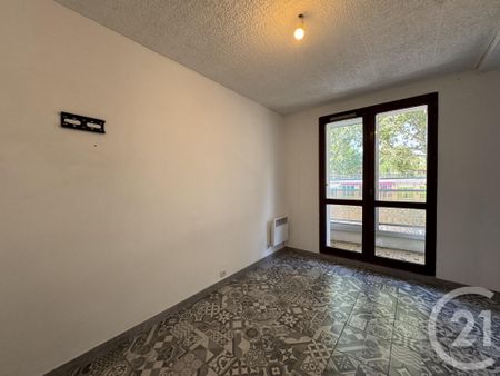 Location Appartement 2 pièces 32m² MARSEILLE 10ème - Photo 3