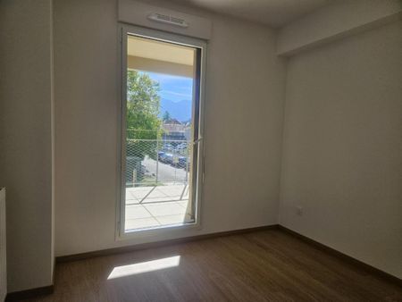Location Appartement 3 pièces 63m² CHAMBERY 73000 - Photo 2