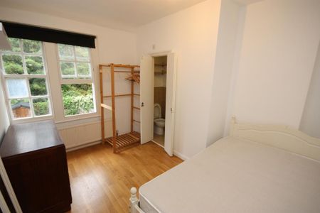 Fitzneal Street, East Acton, London, W12 0BB - Photo 2