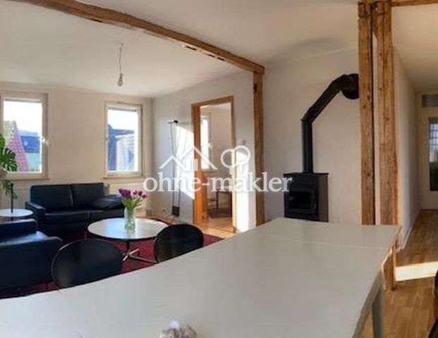 Hell, ruhig, renoviert - Altbauwohnung mit Parkett - optional Kaminofen - Photo 1