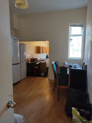 Room in a Shared House, Loughborough Road, NG2 - Photo 1