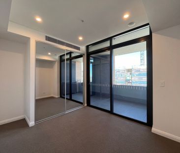 Near Beand New One Bedroom Apartment in Prime Tallawong Location - Photo 2