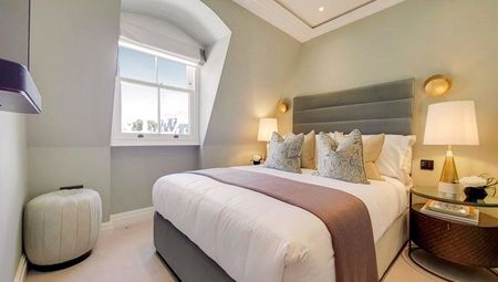 Stunning Fourth and Fifth Floor Penthouse Apartment with Terrace - Photo 3