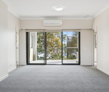 Stop Looking! - Photo 4