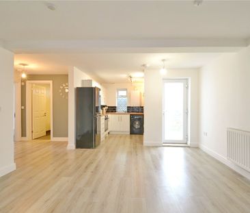 Landseer Avenue, Lockleaze - Photo 2