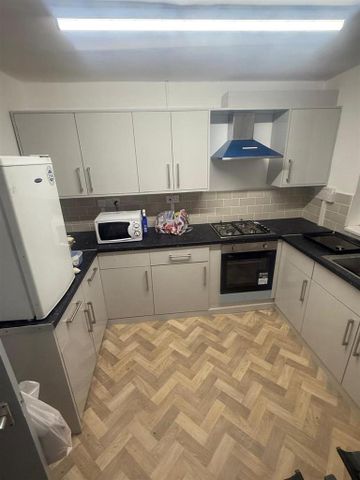 1 bedroom flat to rent - Photo 4