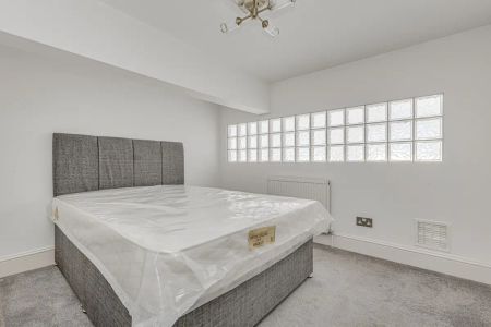 3 bedroom flat in 181 Este Road - Photo 3