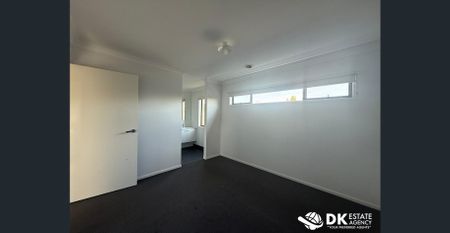 Stylish Townhouse with Easy-Care Lifestyle - Photo 3