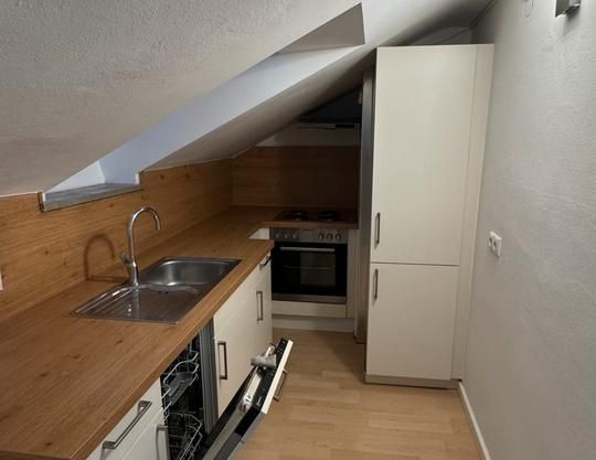 Renovierte 3-Zimmer-DG-Wohnung mit Einbauküche,Garten, Stellplatz - Foto 1