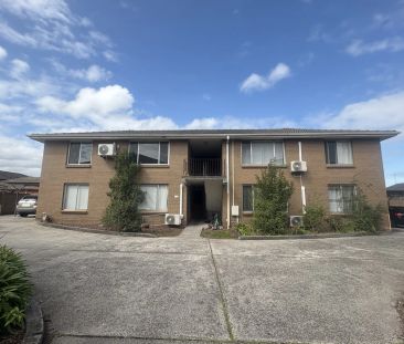 2-Bedroom Ground Floor Flat in Prime Dandenong Location - Photo 3