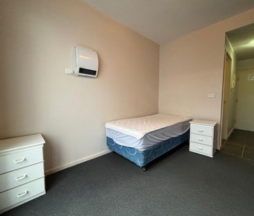 STUDENT ACCOMMODATION - FULLY FURNISHED IN THE HEART OF BOX HILL - Photo 2