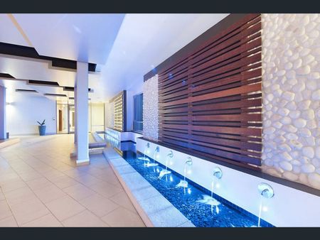 APARTMENT WITH LUXURY AND CONVENIENCE - Photo 5