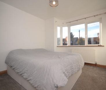 2 bedroom Flat To Let - Photo 3