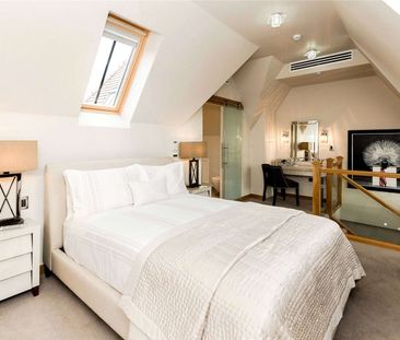 A high specification and fully furnished one bedroom apartment with... - Photo 6