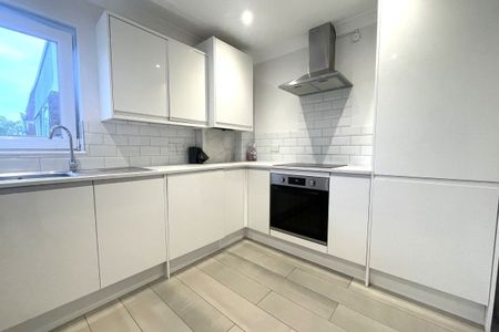 Eastbury Road - Photo 4