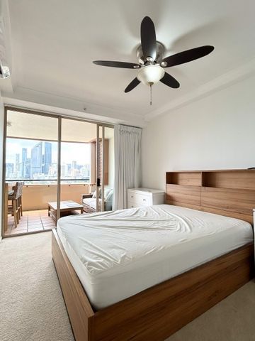 The Best Location with Stunning City & River Views - Photo 5