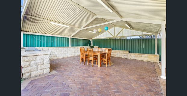 Family Favourite - Photo 1