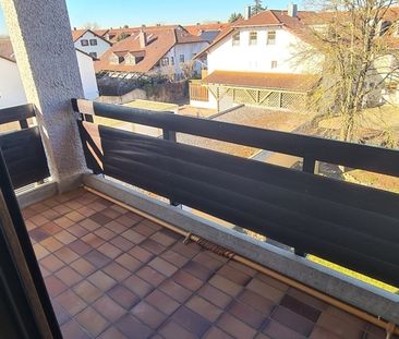 Schöne 2-Zimmer-Etagenwohnung mit Balkon, Garagenstellplatz und Kel... - Photo 4