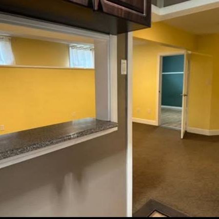 Large and modern one bed one bath- main level suite with separate entrance - Photo 1