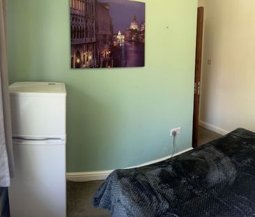 Room in a Shared House, Attewood Avenue, NW10 - Photo 6