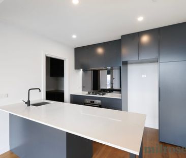 Urban Living At Its Best - Photo 4