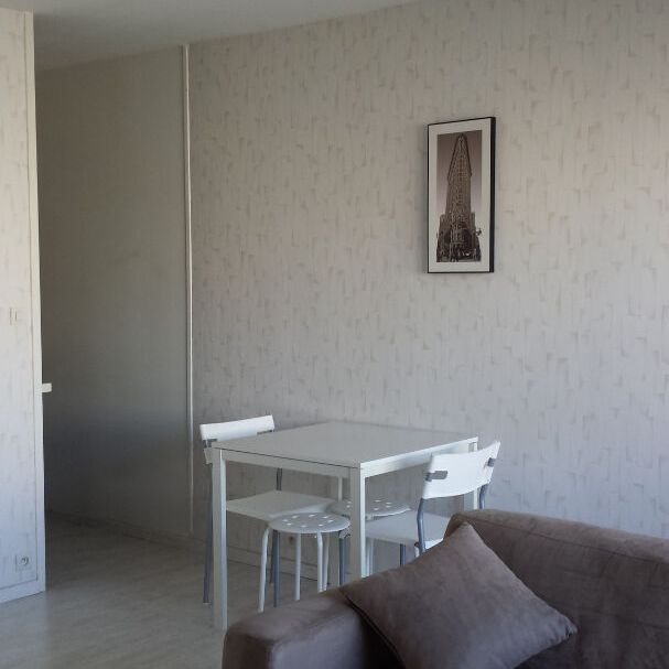A LOUER Studio meublé 50000 Saint-Lô 1 pièce 29.36 m² - Photo 1