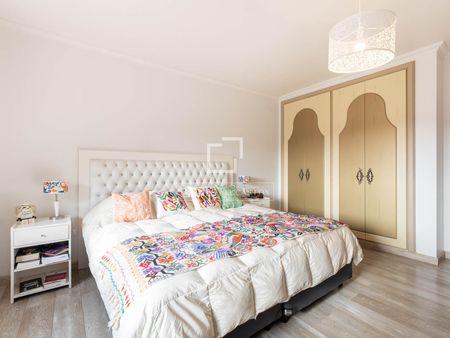 Excellent 5 Bedroom house / villa for rent in Can Roca, Barcelona - Photo 5