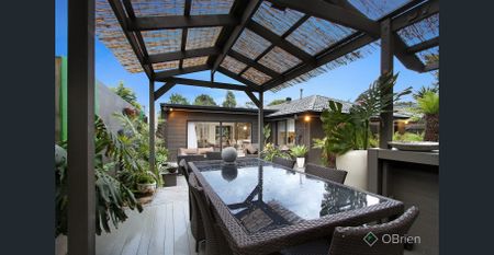 Resort living, Frankston style - Photo 4