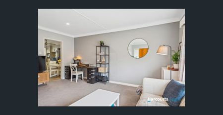 Comfort, Convenience & Privacy in a Prime Pasadena Location - Photo 3