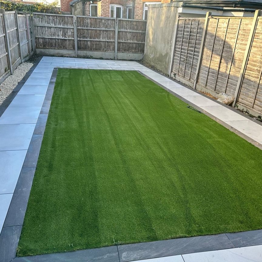 4 Bed Terraced House, Downhills Way, N17 - Photo 1