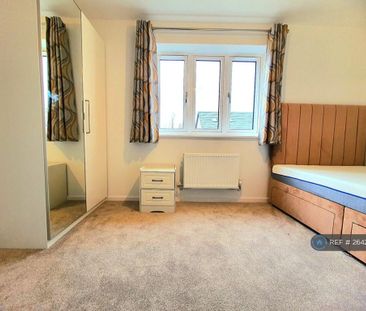 1 bedroom in a house share to rent - Photo 1