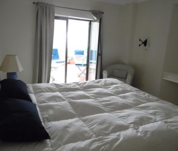2 Bedroom Apartment with swimming pool, Monte Estoril, Cascais - Photo 5