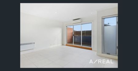 Boutique Living with Space, Style and Serenity - Photo 3