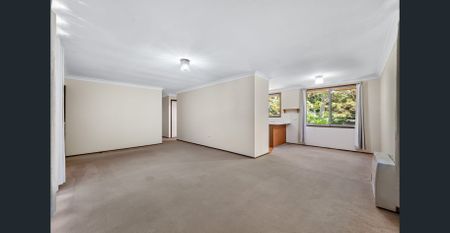 Neat & Tidy 3 Bedroom House in South Leura - Photo 2