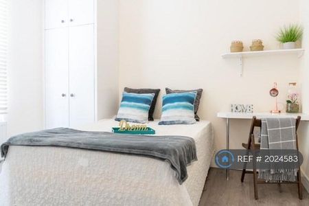 6 bedroom terraced house to rent - Photo 5