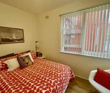 Quiet One Bedroom Unit in Boutique Block - Photo 1
