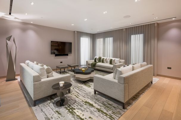 Elegant two-bedroom apartment in the heart of Mayfair - Photo 1