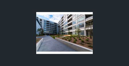 One bedroom apartment in Erskineville offers fridges, study, balcony & peaceful views - Photo 5