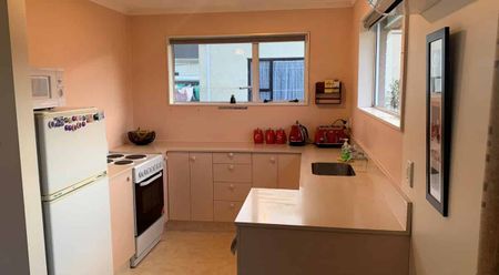 Sun, space and convenience - Photo 5