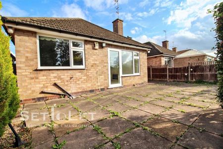 2 bedroom detached bungalow to rent - Photo 2