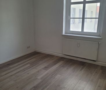 Große 4-Zimmer-Wohnung mit Potential zur 5-Raum-Wohnung! - Foto 1