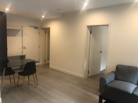 Convienent is the key - Partly Furnished - Photo 2