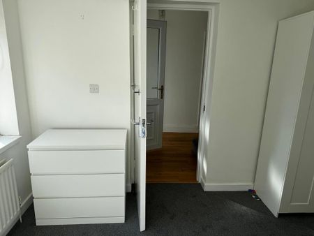 5 bedroom semi-detached house to rent - Photo 5