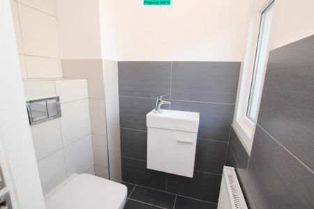 4 bedroom flat to rent - Photo 3