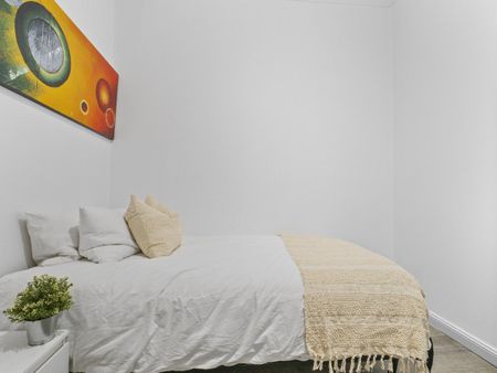 Redfern - Photo 3