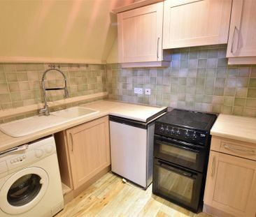 Studio to rent - Photo 2