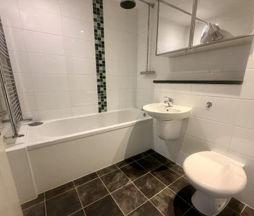 4 bedroom semi-detached house to rent - Photo 5