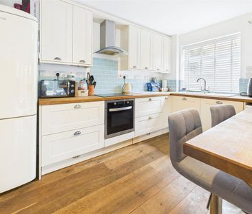 2 bedroom apartment to rent - Photo 4